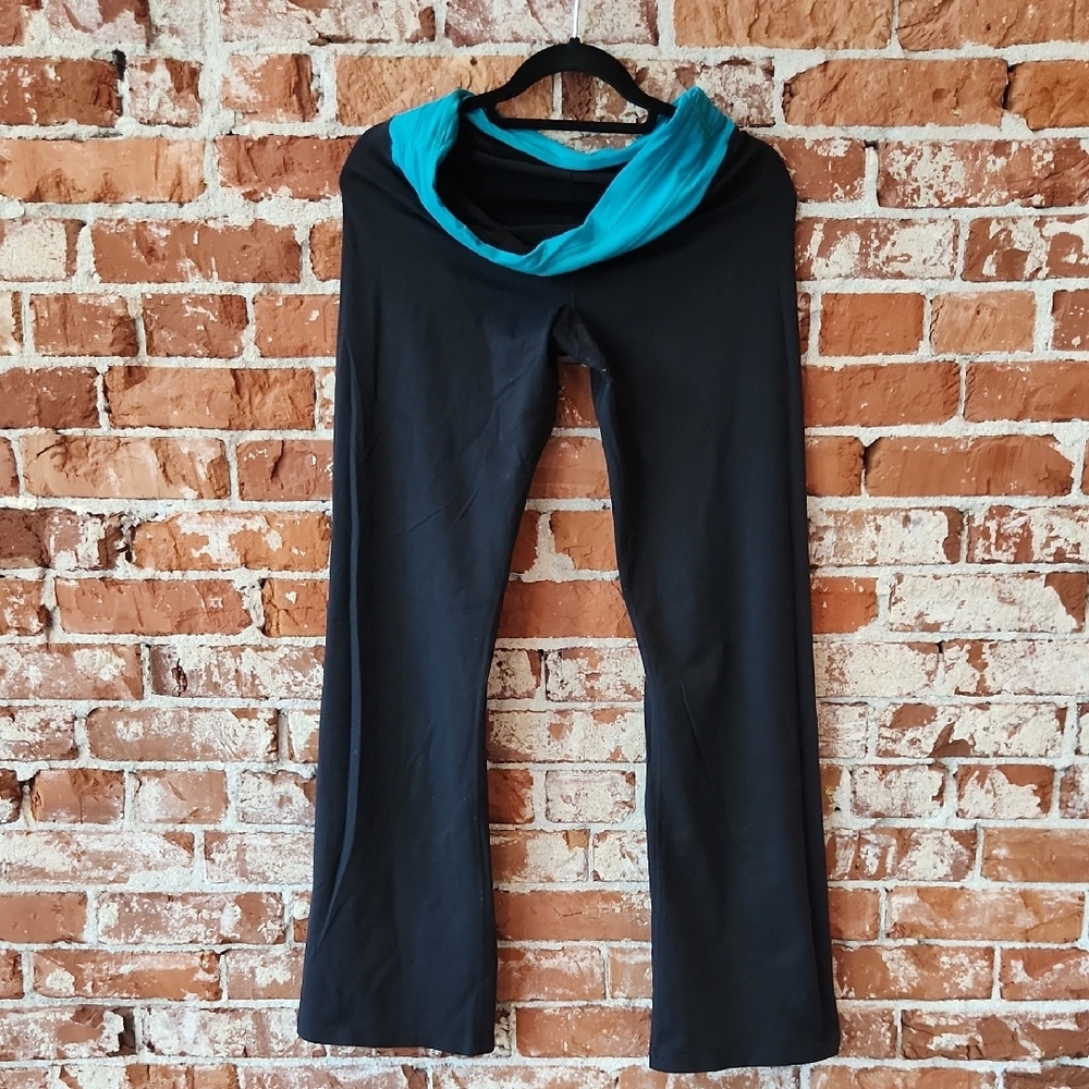 Kirkland Signature Recersible Black and Turquoise Boot Cut Yoga Pants
